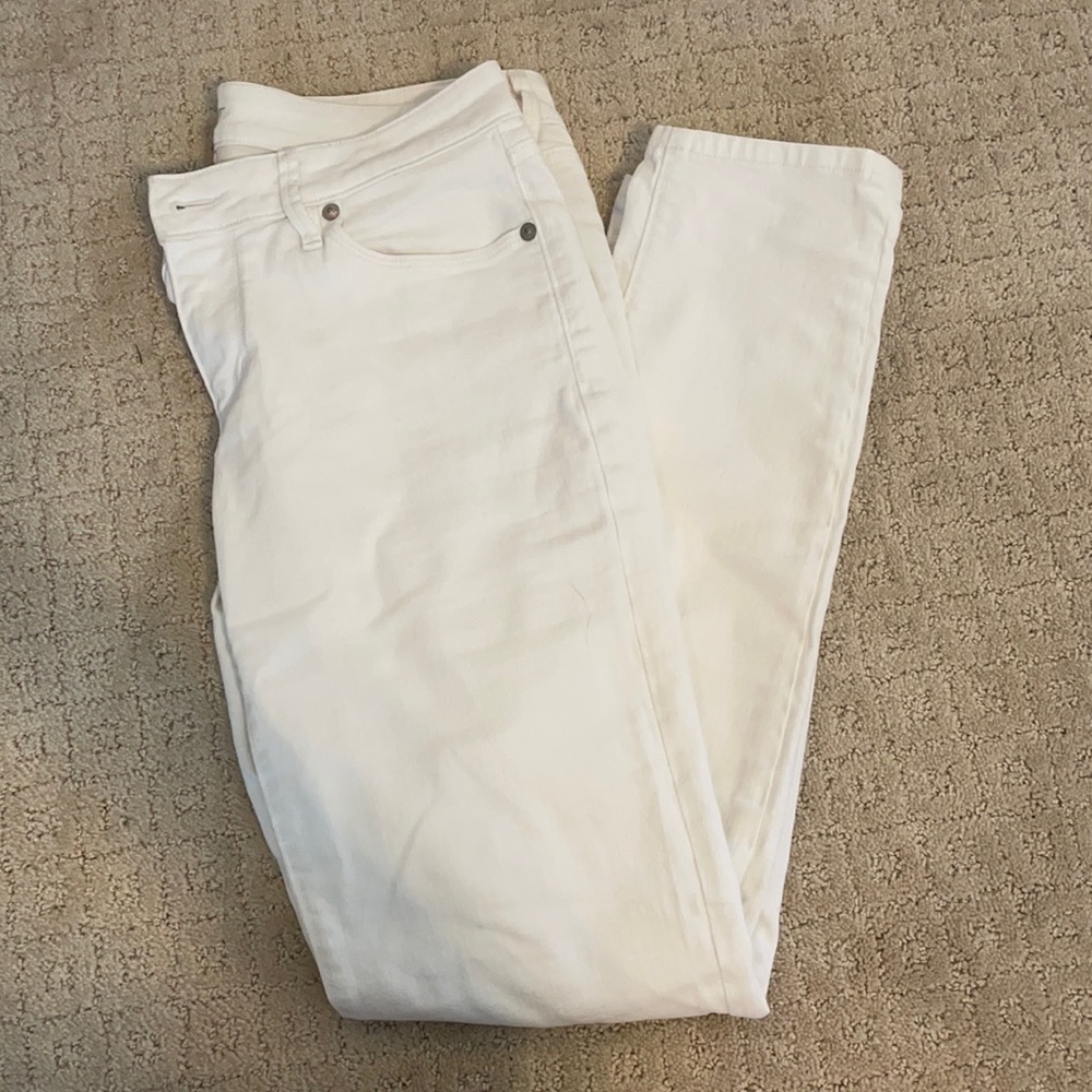 White curvy skinny jeans